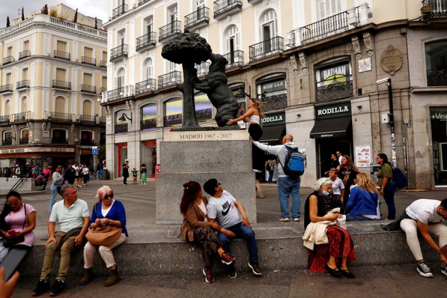 España aplica un cambio en las residencias para extranjeros: cómo impacta la eliminación de las “Golden Visa”