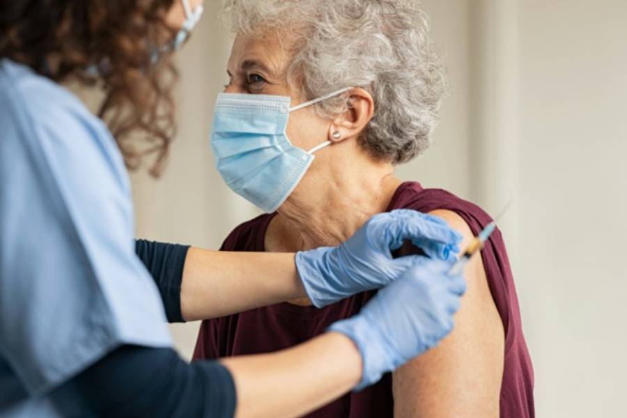 Se colocaron más de 600 vacunas Antigripales en Residencias para Adultos Mayores