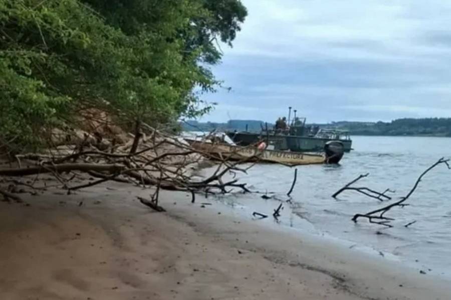 Quisieron cruzar el Río Paraná en canoa y se hundieron: murió una nena y el padre está desaparecido