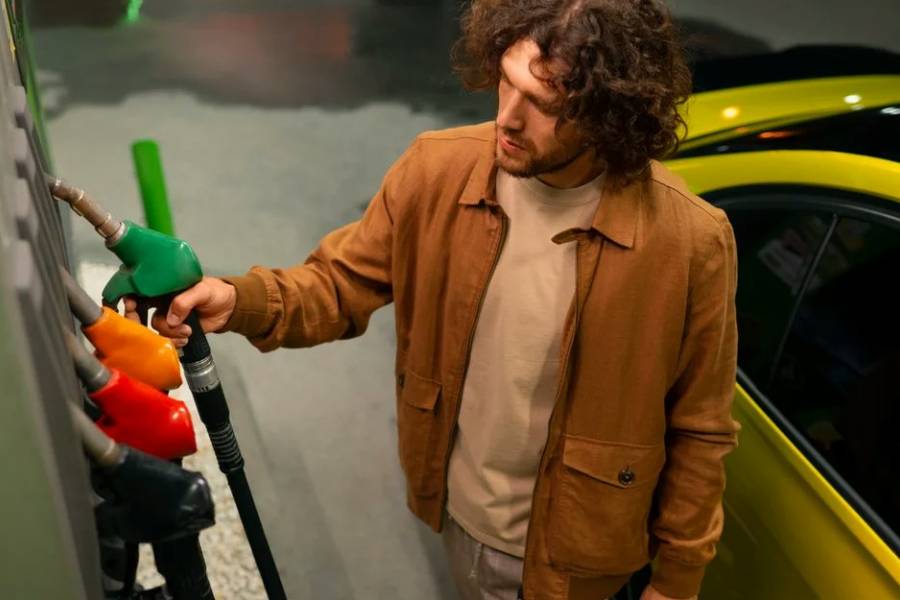 Autodespacho de combustible: fijan las condiciones que deberán cumplir las estaciones de servicio