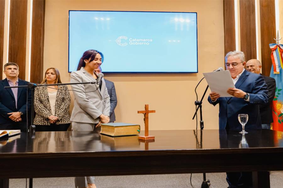Jalil le tomó juramento a Johana Carrizo en el cargo de ministra de Salud