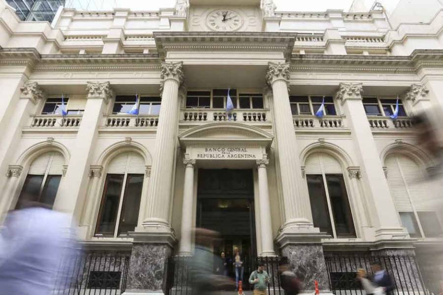 Llegó el primer desembolso del FMI y las reservas del BCRA treparon a casi US$ 36.800 millones