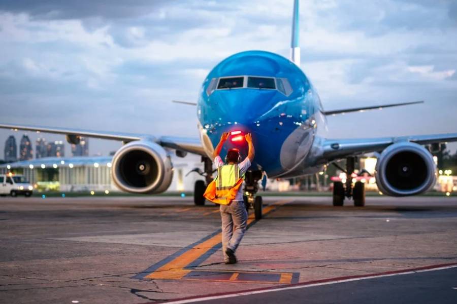 Aerolíneas Argentinas transportará casi 210.000 pasajeros durante el fin de semana largo de Semana Santa