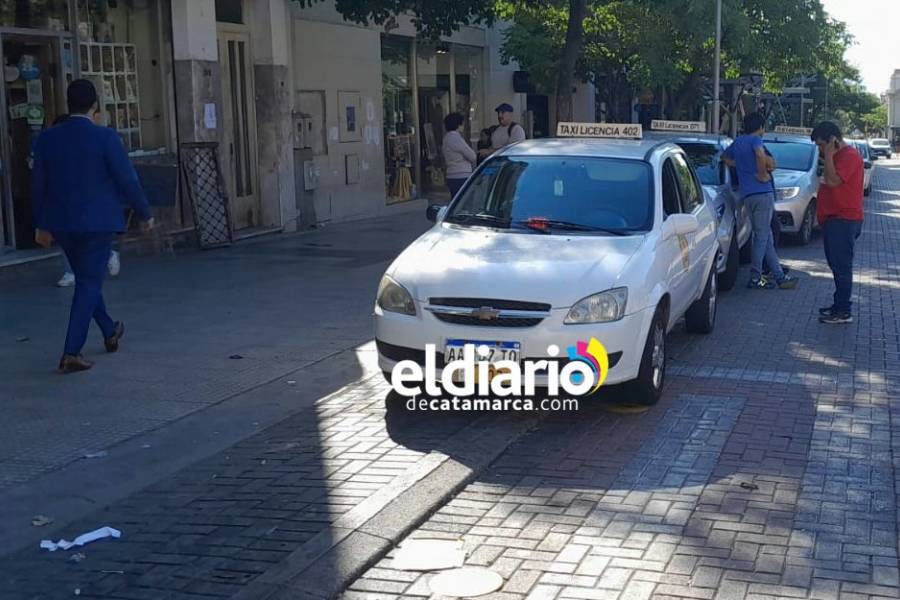 Taxistas apoyan los controles anti-Uber