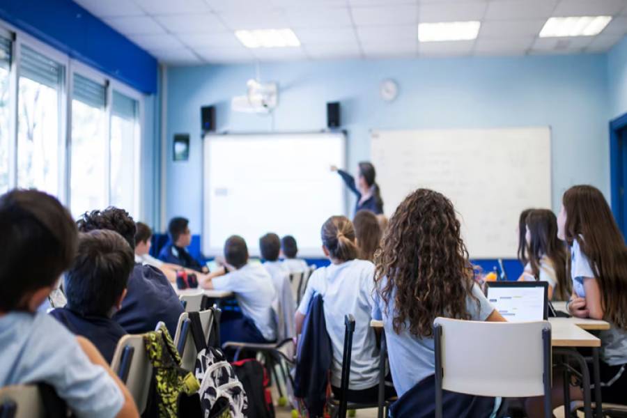 El Gobierno prevé mantener los vouchers educativos hasta fin de año, pero sumó una condición para entregarlos