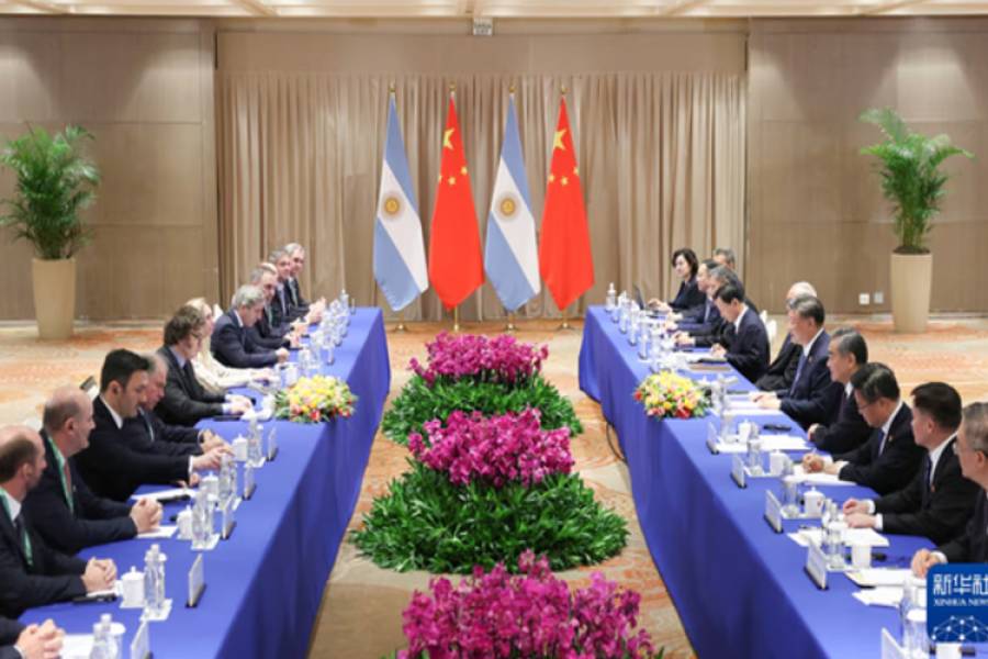 El Gobierno demora definiciones sobre dos proyectos clave que inquietan a China