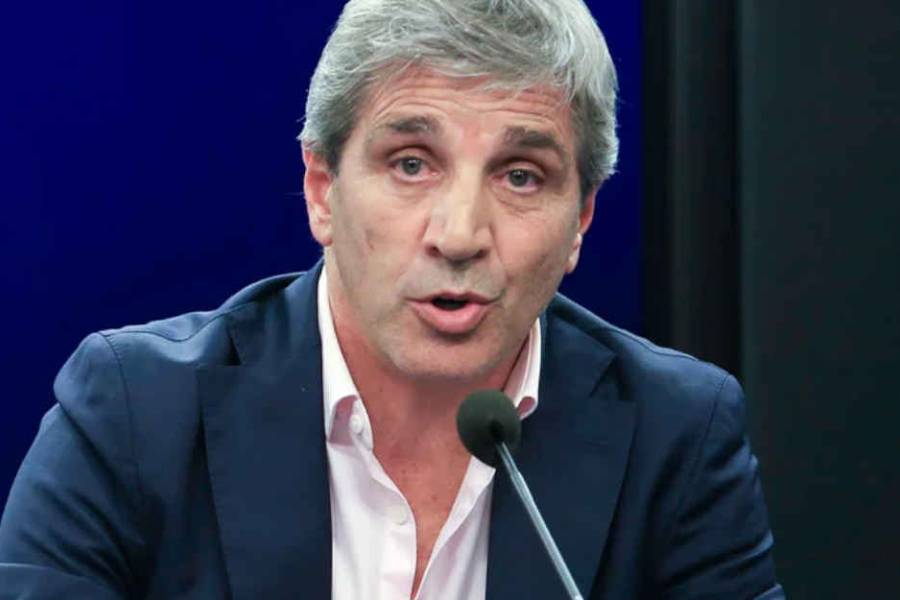 Con el dólar en baja, Luis Caputo exigió disculpas a quienes hablaban de devaluación