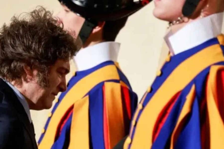 Javier Milei aterrizó en Roma para asistir al funeral del Papa Francisco
