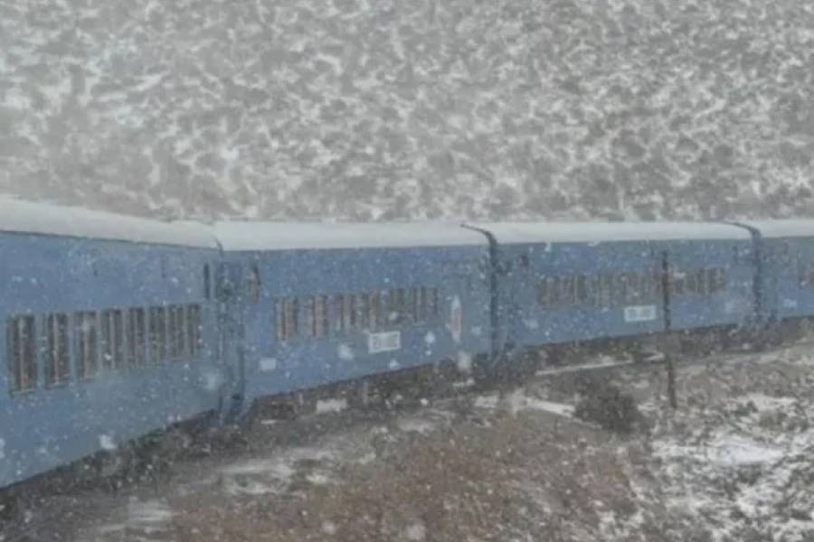 Postal inolvidable: el Tren a las Nubes volvió a cruzar la nieve tras más de una década