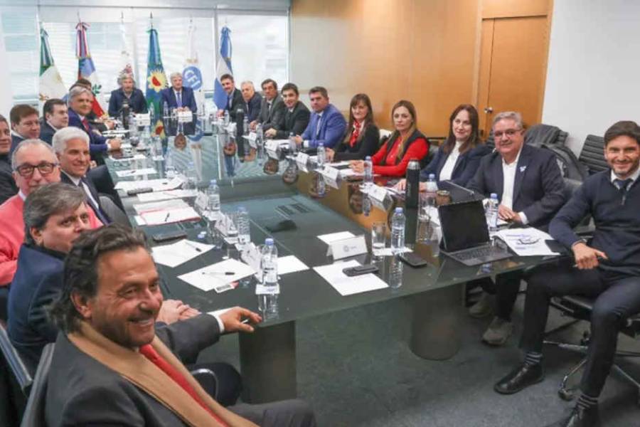 El Gobierno no hizo una contrapropuesta a las provincias y avanza el proyecto de los gobernadores para recuperar fondos