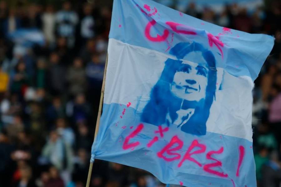 El kirchnerismo rearma su tropa y prepara un masivo acto por el 9 de Julio para bancar a Cristina
