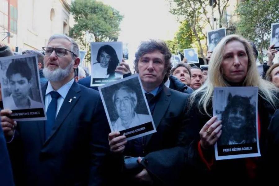 Javier Milei participa del acto por el atentado a la AMIA en medio de un fuerte operativo de seguridad