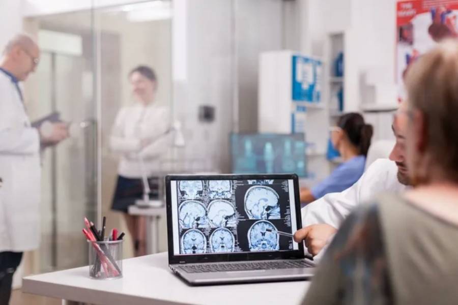 Aumentan los casos de ACV en personas jóvenes: cómo reconocer las señales y actuar a tiempo