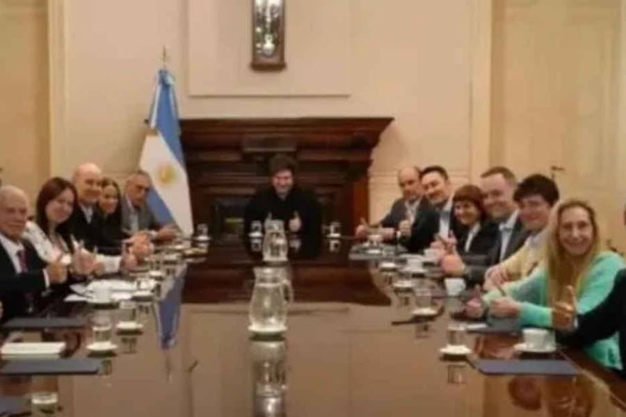 Javier Milei podría cambiar todo su Gabinete para lograr la gobernabilidad