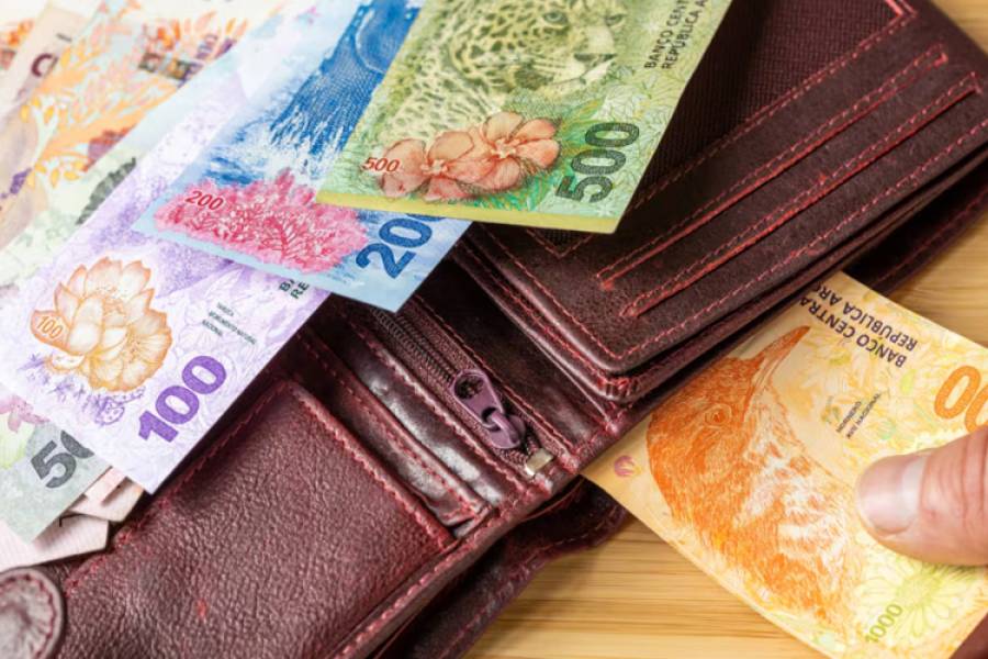 El uso de billetes sigue en caída libre: solo representa el 6% de la economía y gana terreno el QR