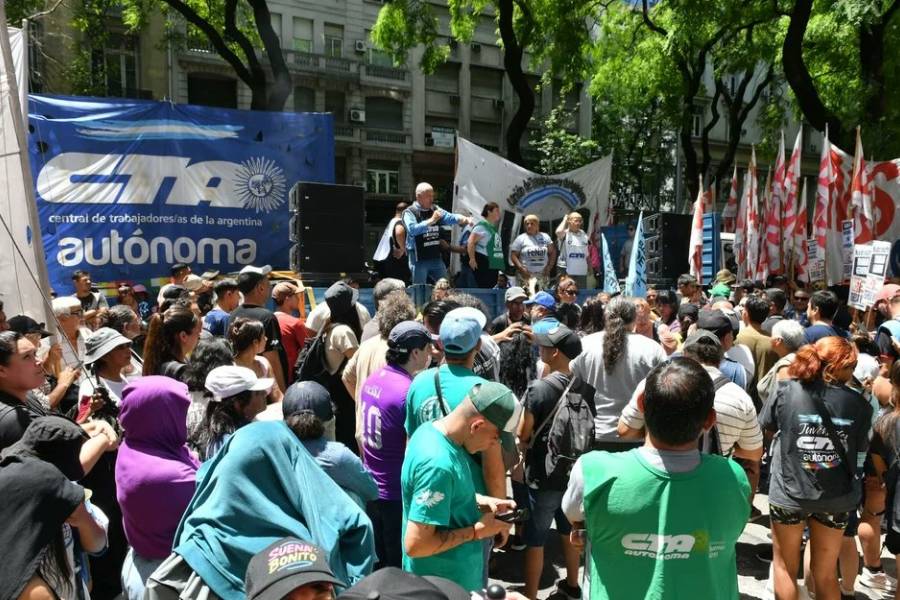 El Gobierno definirá el aumento del Salario Mínimo Vital y Móvil por decreto