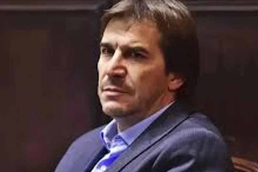 Hallaron un contrato que vincula a la AFA con Javier Faroni