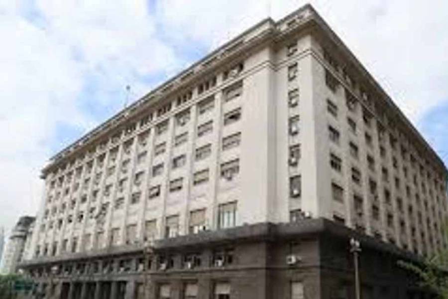 Emiten y amplían letras y un bono del Tesoro por más de $20 billones y US$3.500 millones