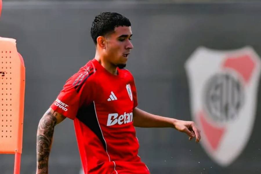 Por qué Gallardo decidió concentrar a Kendry Páez pese a que ni irá al banco en River-Tigre