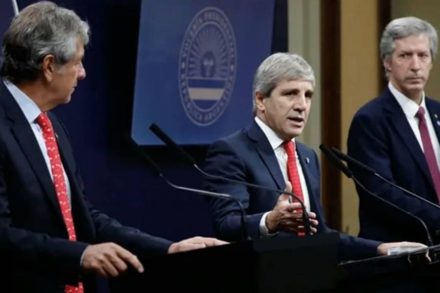 El Tesoro sale al mercado con una licitación en pesos, bonos y un título atado al dólar