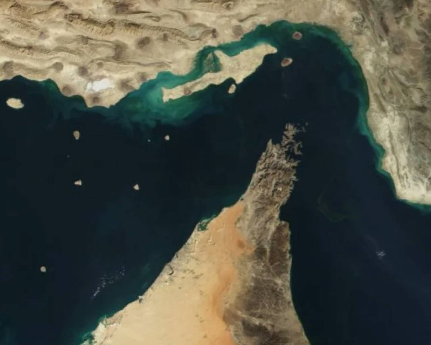 Ataque a Irán: los mercados esperan 48 días de volatilidad, con el oro y el estrecho de Ormuz en la mira