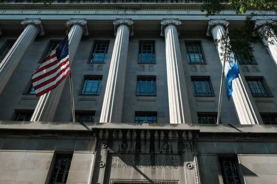 EE. UU. da a conocer el testimonio de la mujer que acusó a Trump en los archivos Epstein