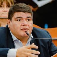 “Acuña se olvida de que cuando fue ministro, en varias oportunidades no dieron aumento a los estatales”