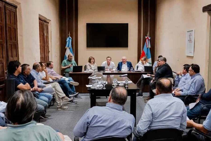 Ministro de Gobierno se reunió con intendentes por caída de recursos coparticipables