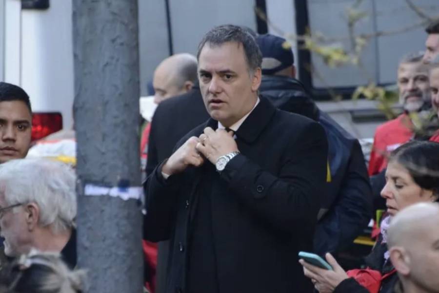 El Gobierno busca respaldar a Manuel Adorni con una nueva foto junto a Javier Milei: cuándo y dónde