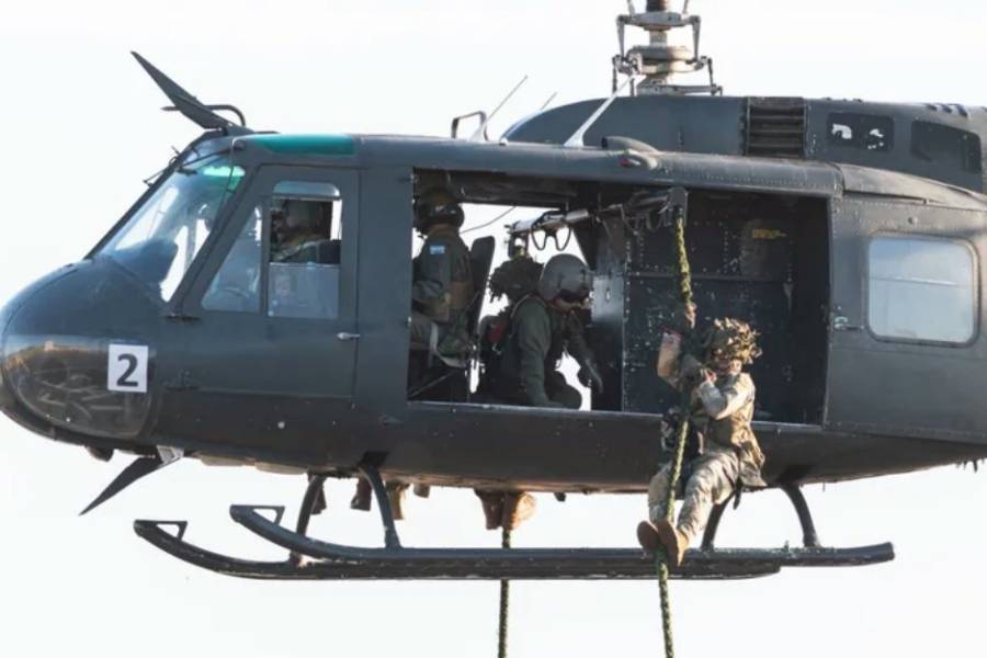 El ministro de Defensa visita el Pentágono para negociar la compra de helicópteros Black Hawk a EE.UU.