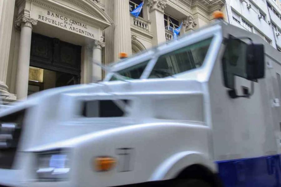 El Banco Central compró más de US$ 400 millones y ya superó el 50% de la meta pactada para todo el año