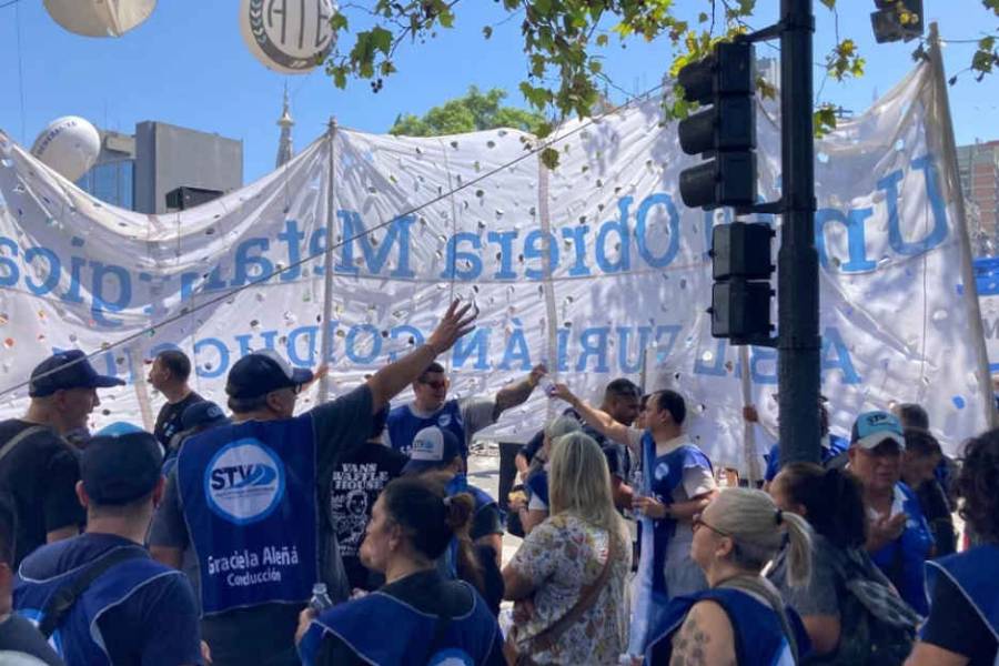 El Sindicato de Trabajadores Viales denunció penalmente a Javier Milei