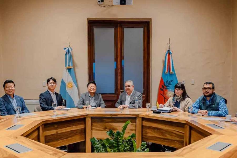 Jalil se reunió con autoridades de la empresa POSCO