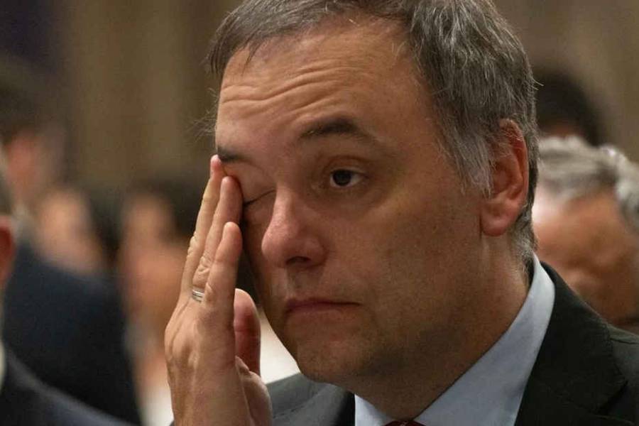 Piden archivar la denuncia por el viaje de la esposa de Manuel Adorni en avión oficial