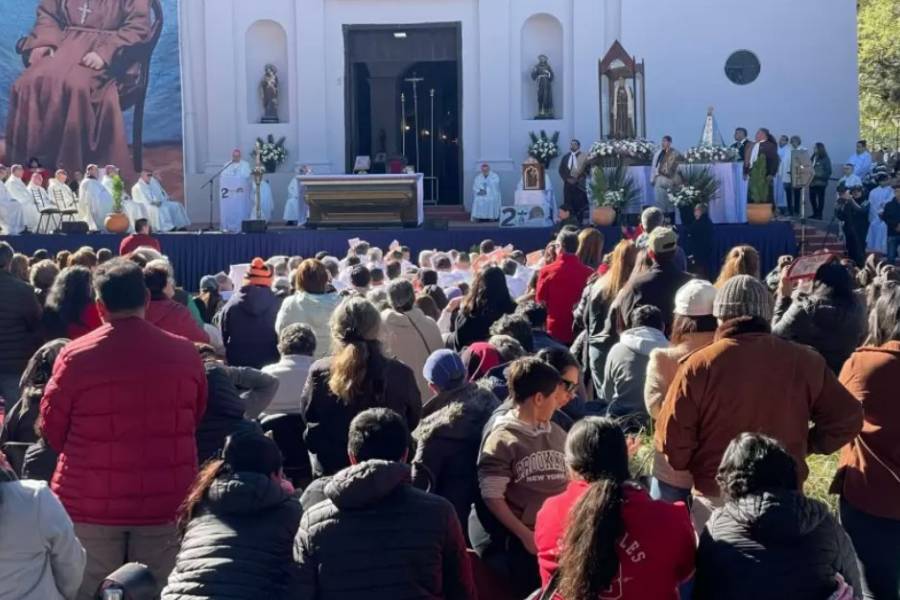 A 2 siglos del nacimiento de Esquiú emociónate celebración en su honor