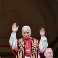 Susto en el Vaticano: un desperfecto técnico en el avión alteró el regreso del papa León XIV a Roma