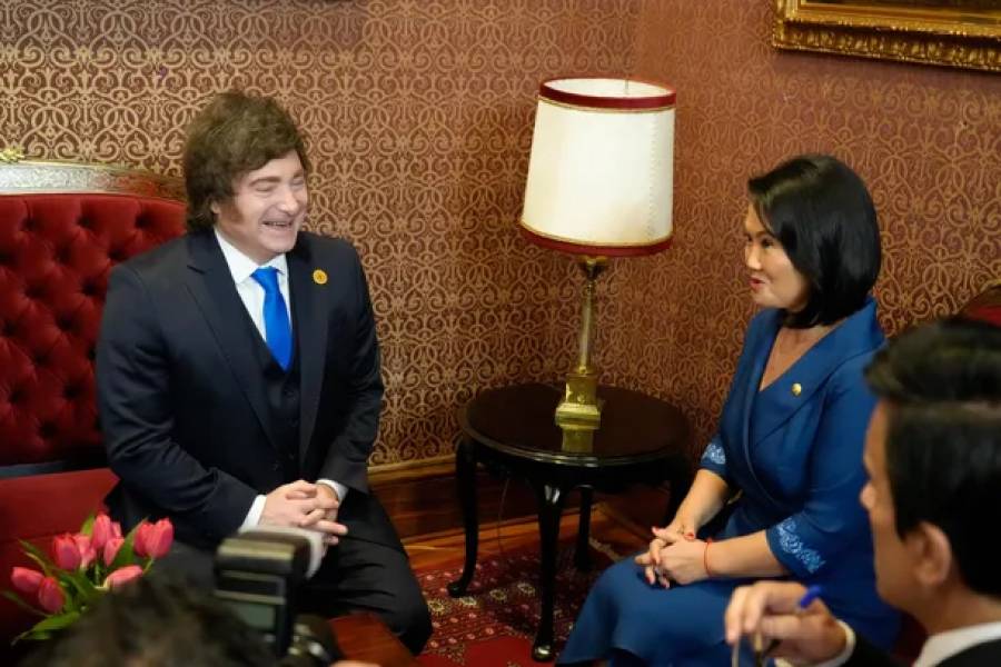 Perú: Javier Milei se reunió con Keiko Fujimori antes de la ceremonia de asunción en el Congreso