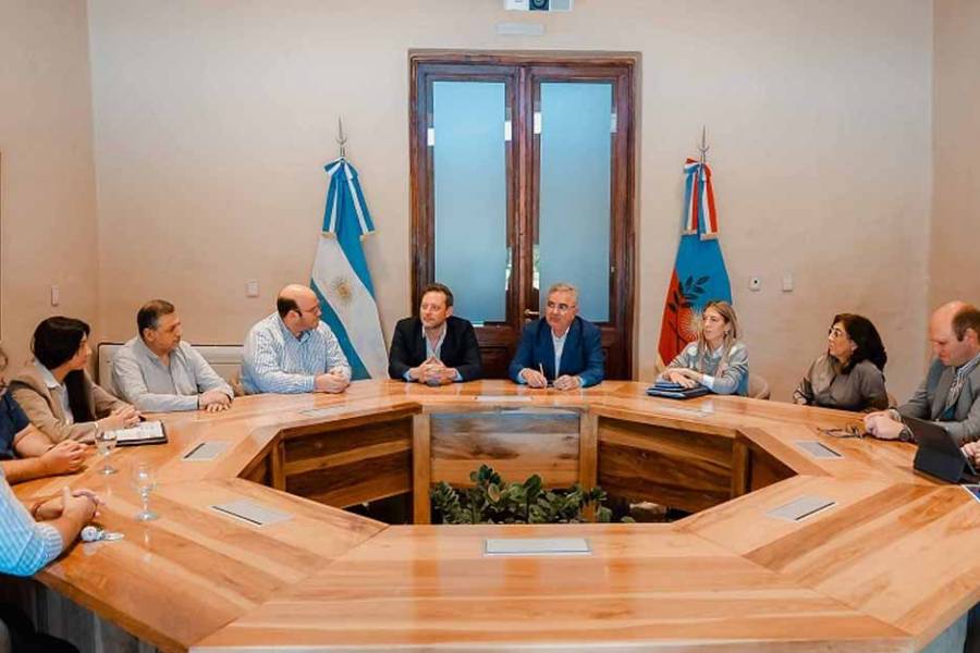 Jalil se reunió con autoridades del Círculo Médico de Catamarca