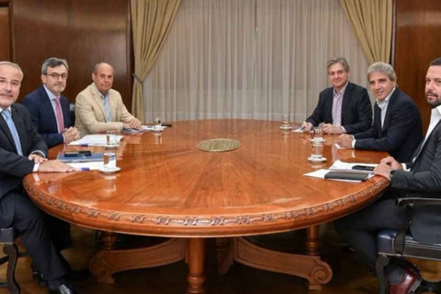 La UIA respaldó el plan de Caputo para vincular al RIGI con proveedores locales