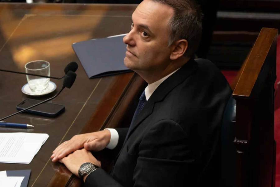 La Justicia comenzó a peritar las ocho billeteras de bitcoins de Adorni